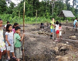 IIAP CAPACITA A NIÑOS Y ADULTOS PARA LA RECUPERACIÓN DE ÁREAS DEFORESTADAS