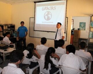 MÁS DE 500 ESTUDIANTES FUERON CAPACITADOS POR EL IIAP EN EL RECOJO DE RESIDUOS SÓLIDOS