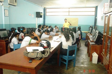 ESTUDIANTES DE COLEGIO ATUMPAMPA RECIBIERON CHARLAS SOBRE MEDIO AMBIENTE POR PARTE DEL IIAP