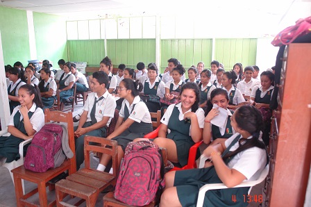 IIAP OFRECIÓ CHARLAS SOBRE CONSERVACIÓN DEL MEDIO AMBIENTE A ESTUDIANTES