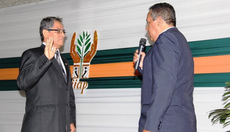 DR. LUIS CAMPOS BACA JURÓ COMO PRESIDENTE DEL IIAP