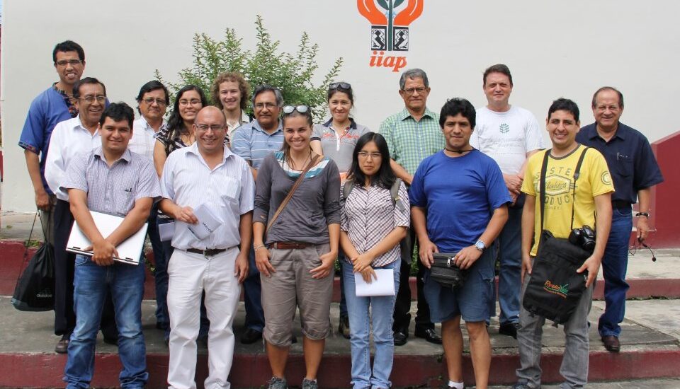 ESTUDIANTES DE MAESTRÍA AMBIENTAL DE LA UNIVERSIDAD LA CATÓLICA VISITARON EL IIAP