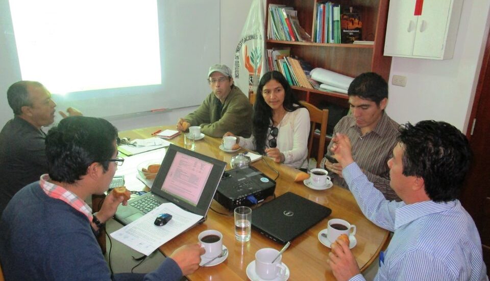 IIAP Y ACP DE AMAZONAS SE REUNIERON PARA BUSCAR FINANCIAMIENTO PARA INVESTIGACIÓN