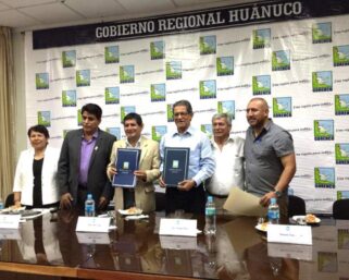 IIAP FIRMÓ UN CONVENIO CON EL GOBIERNO REGIONAL DE HUÁNUCO