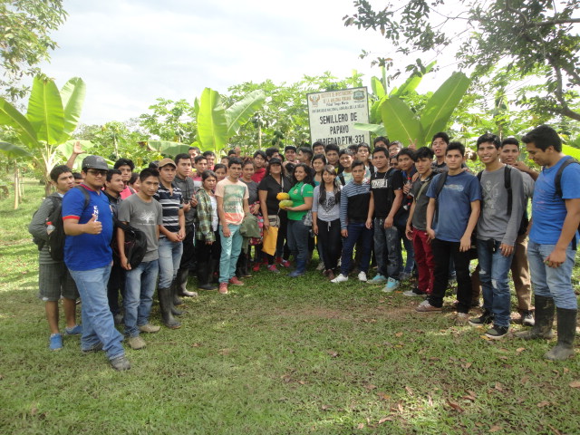 IIAP HUÁNUCO RECIBIÓ VISITA DE ESTUDIANTES DE LA UNIVERSIDAD AGRARIA