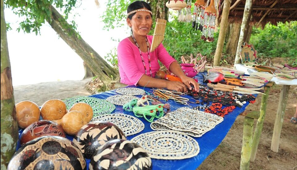 IIAP FIRMA CONVENIO CON INDECOPI PARA LA PROTECCIÓN DE CONOCIMIENTOS TRADICIONALES